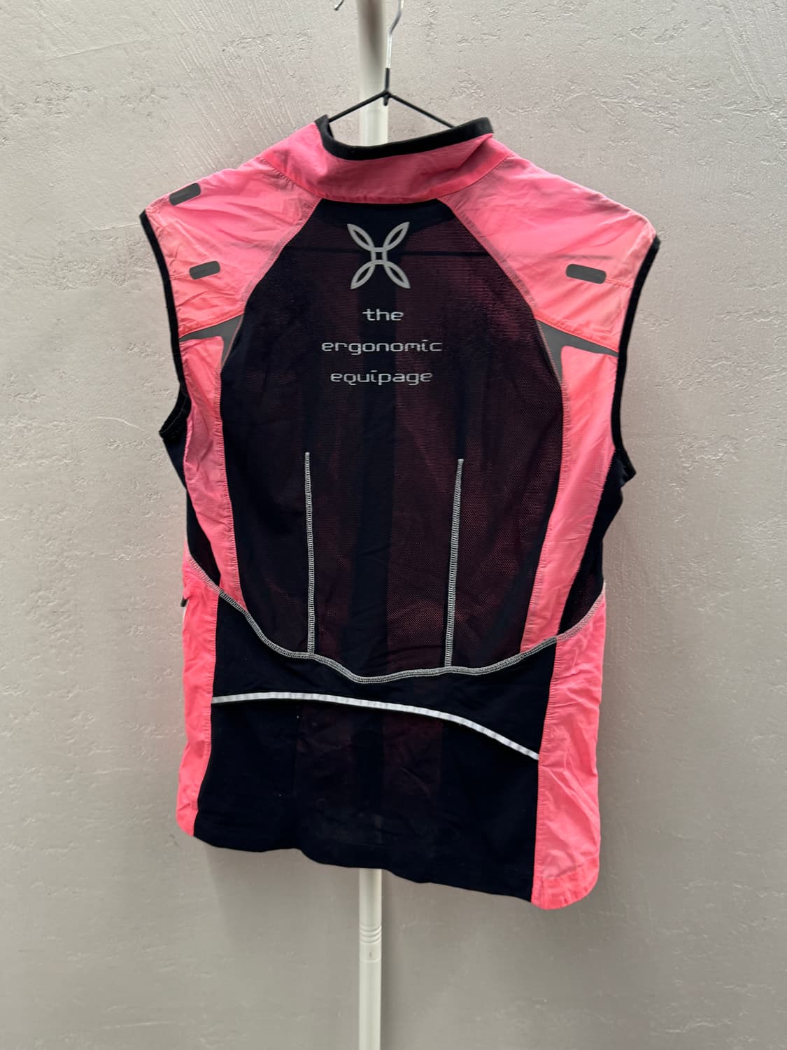 몬츄라 핑크색 바람막이 조끼 M  상품이미지7