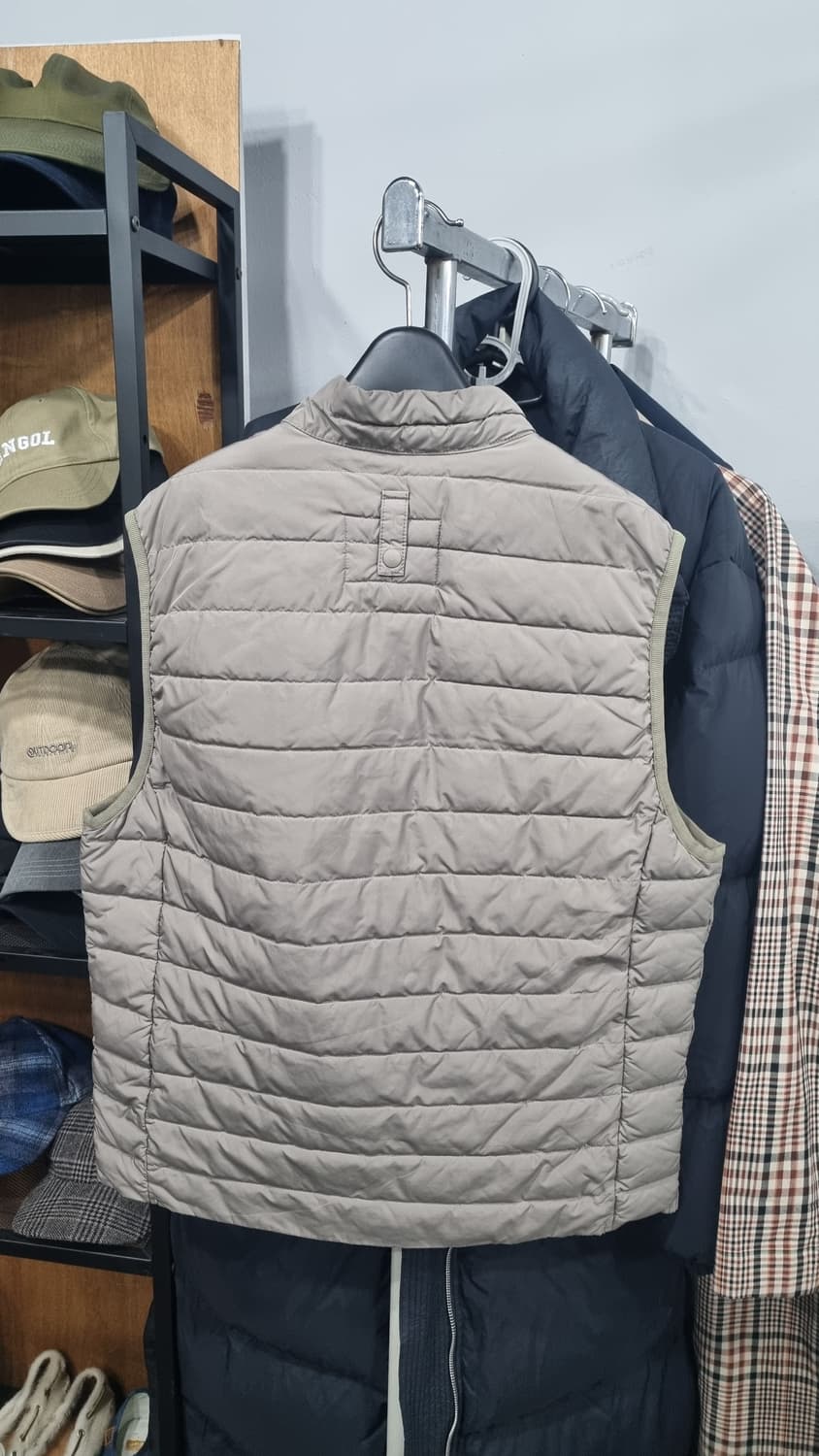 시리즈(series) 남성용 L사이즈 베이지색 패딩조끼 상태깔끔 상품이미지3