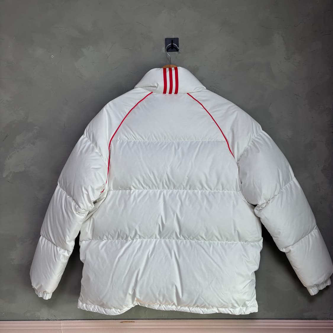 아디다스 화이트 덕다운 패딩 상품이미지4