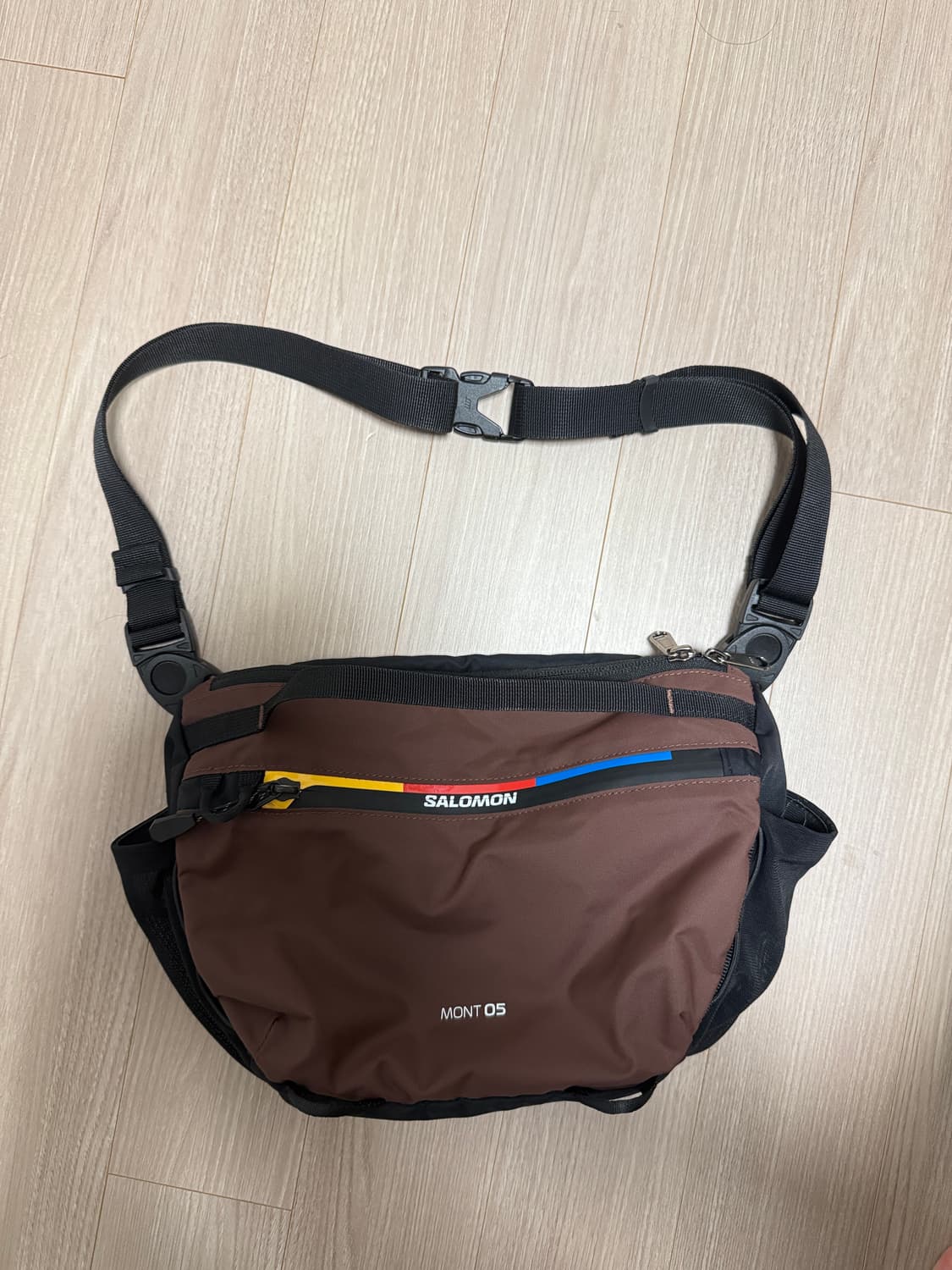 살로몬 몽트 5L 크로스백 브라운 상품이미지1
