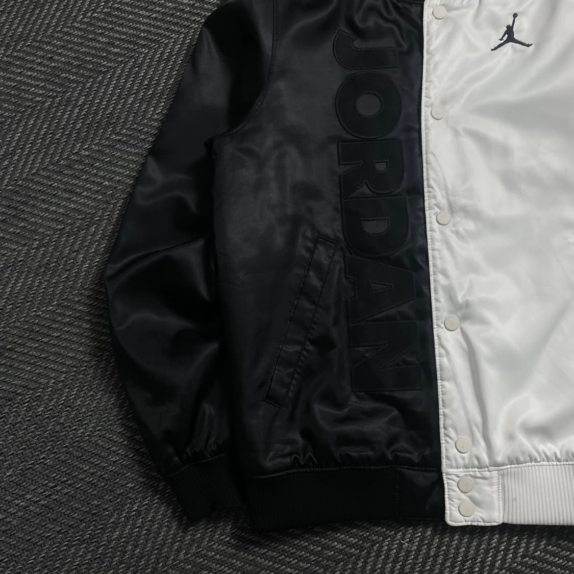 조던 에어조던 빅로고 사틴 바시티 점퍼o 4695 상품이미지3