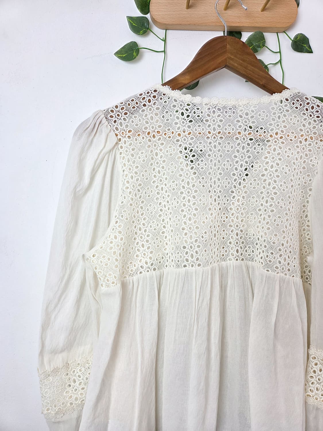 펀칭 버튼업 블라우스 상품이미지5