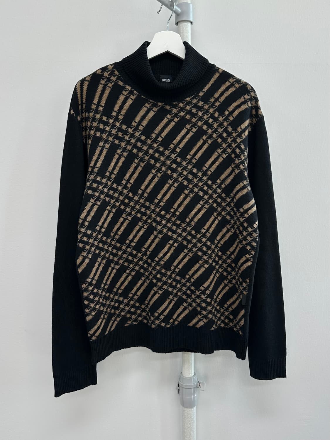 휴고보스 버진울 터틀넥 니트 상품이미지1