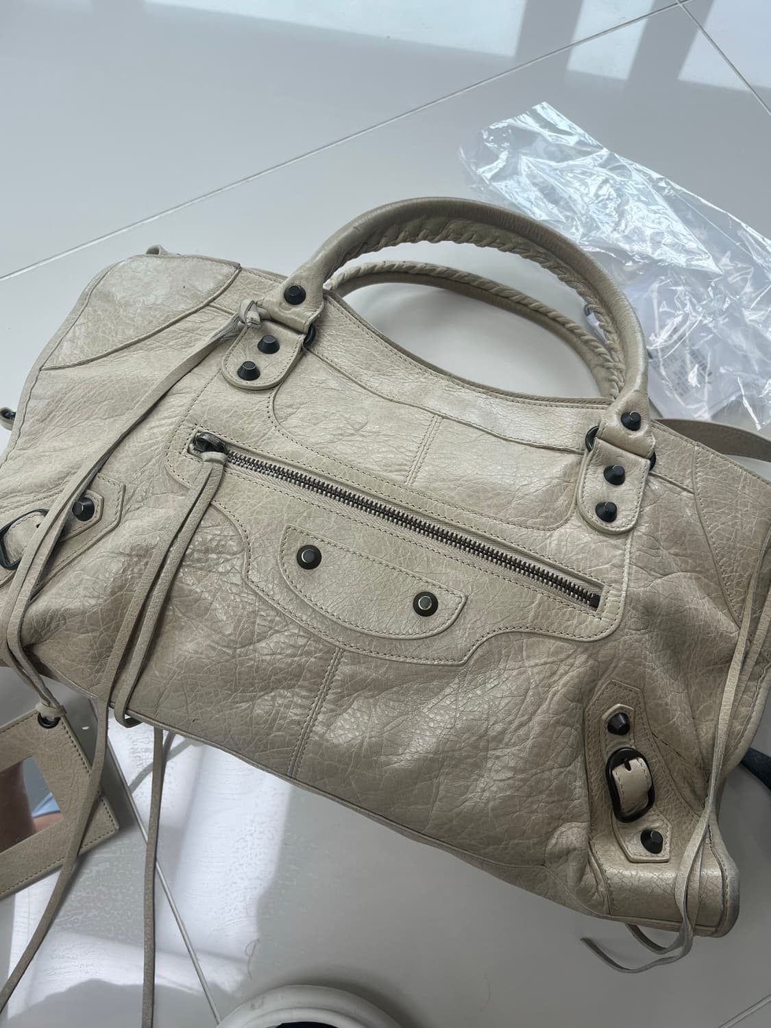 발렌시아가 모터백 베이지 라지 상품이미지3