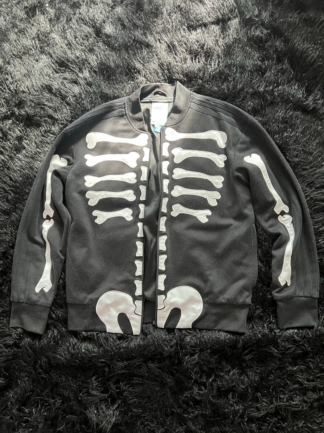 아디다스 x 제레미스캇 스켈레톤 트랙탑 상품이미지1