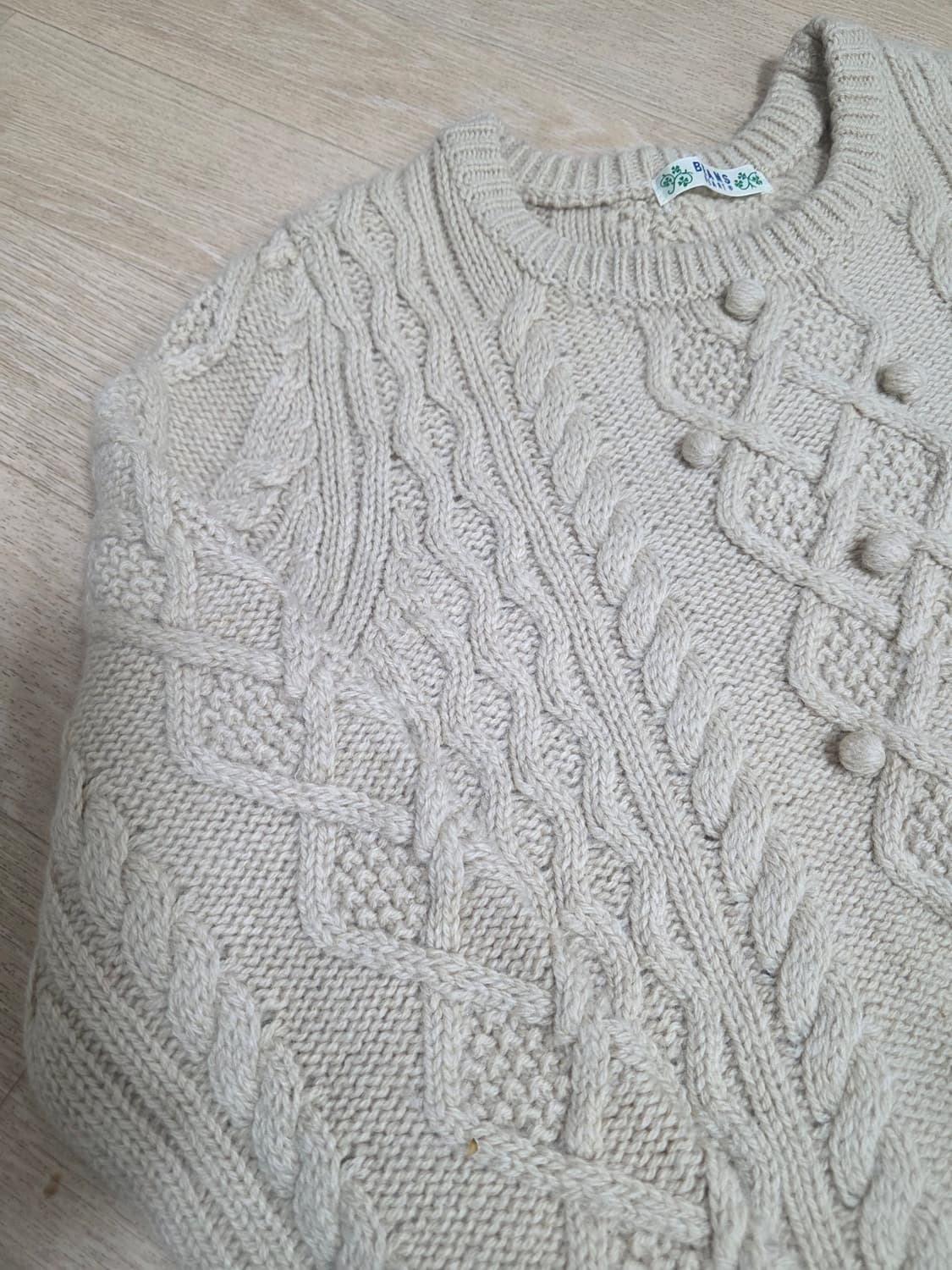 빔즈하트 라운드넥 케이블 니트 상품이미지3