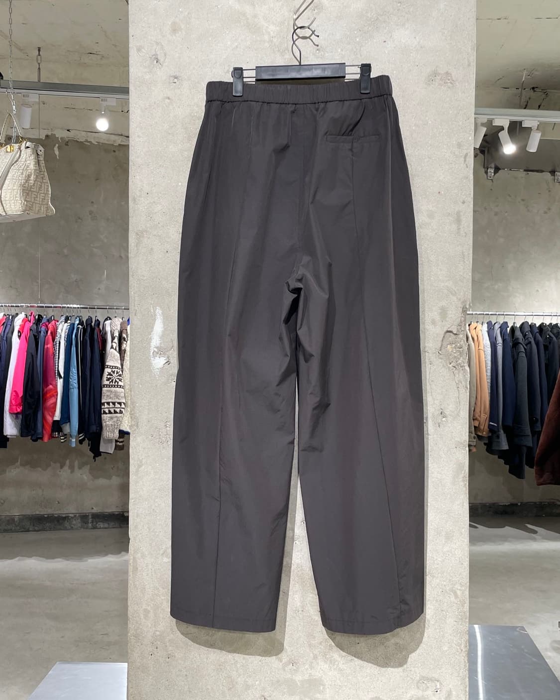 아모멘토 차콜 24S/S 투 턱 와이드 팬츠 상품이미지6