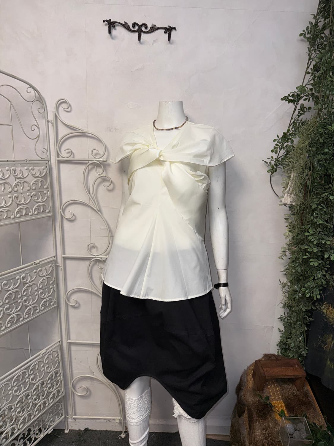 Ivory shirring ribbon sleeveless 상품이미지4