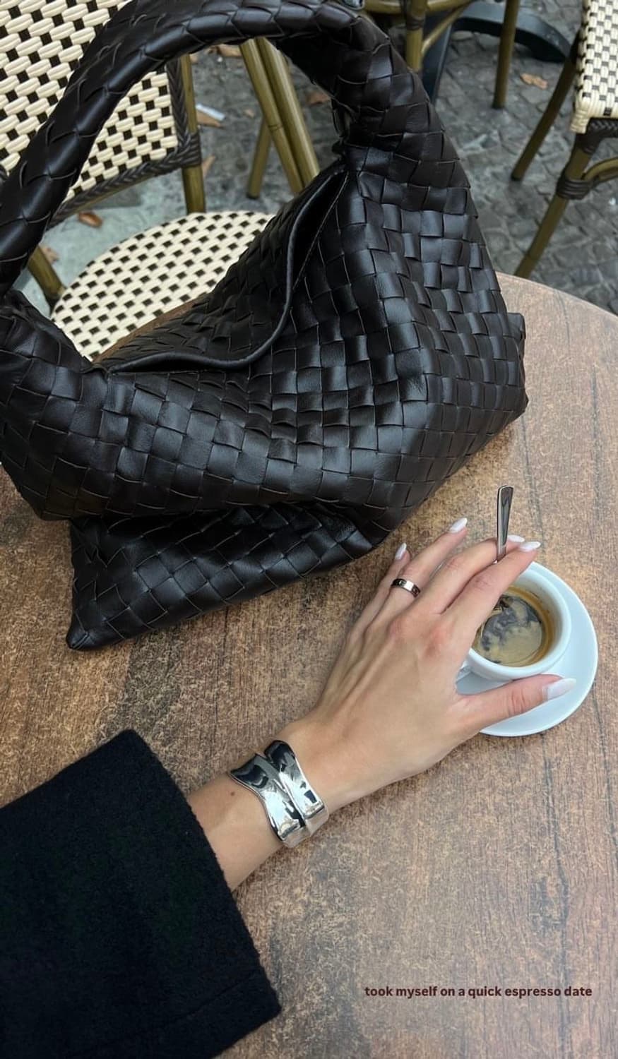 보테가베네타 홉 스몰 블랙 2회 단시간 착용 정가 654만원 상품이미지1