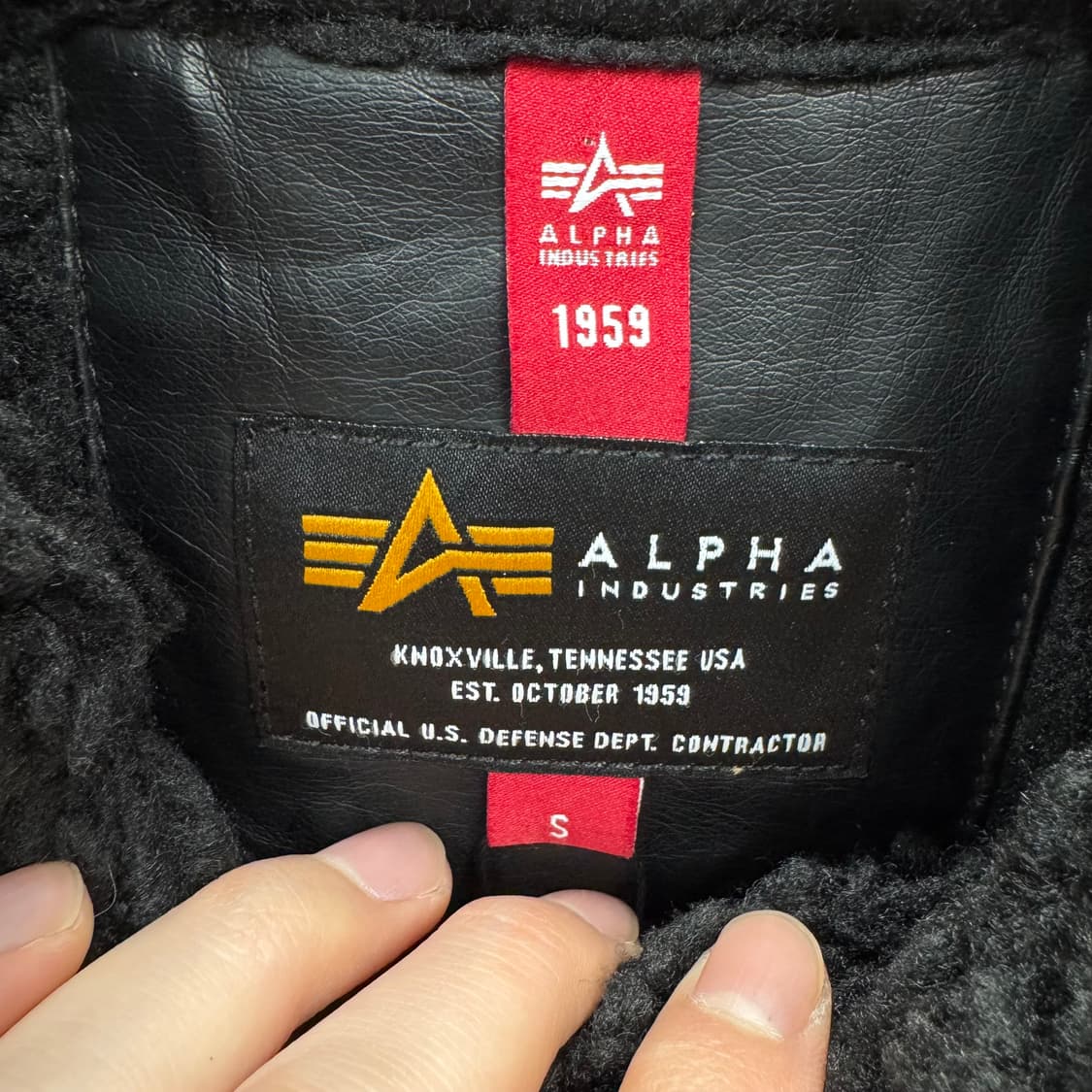 알파인더스트리 B-3 레더자켓 퍼카라 디테일 레귤러핏 블랙 상품이미지5
