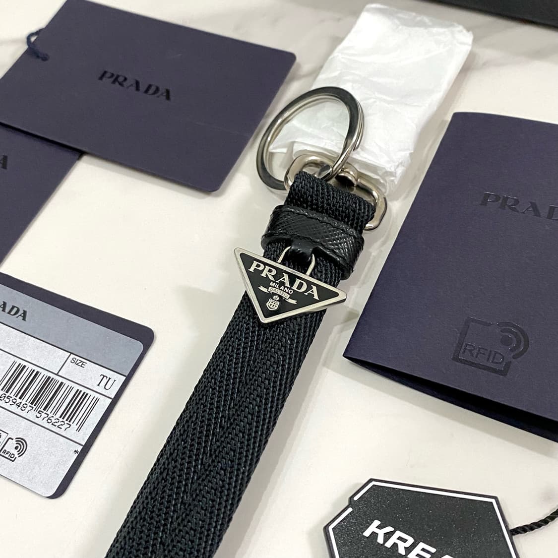 프라다 우븐 트라이앵글 로고 키체인 남성 키링 블랙 2PT011 상품이미지2