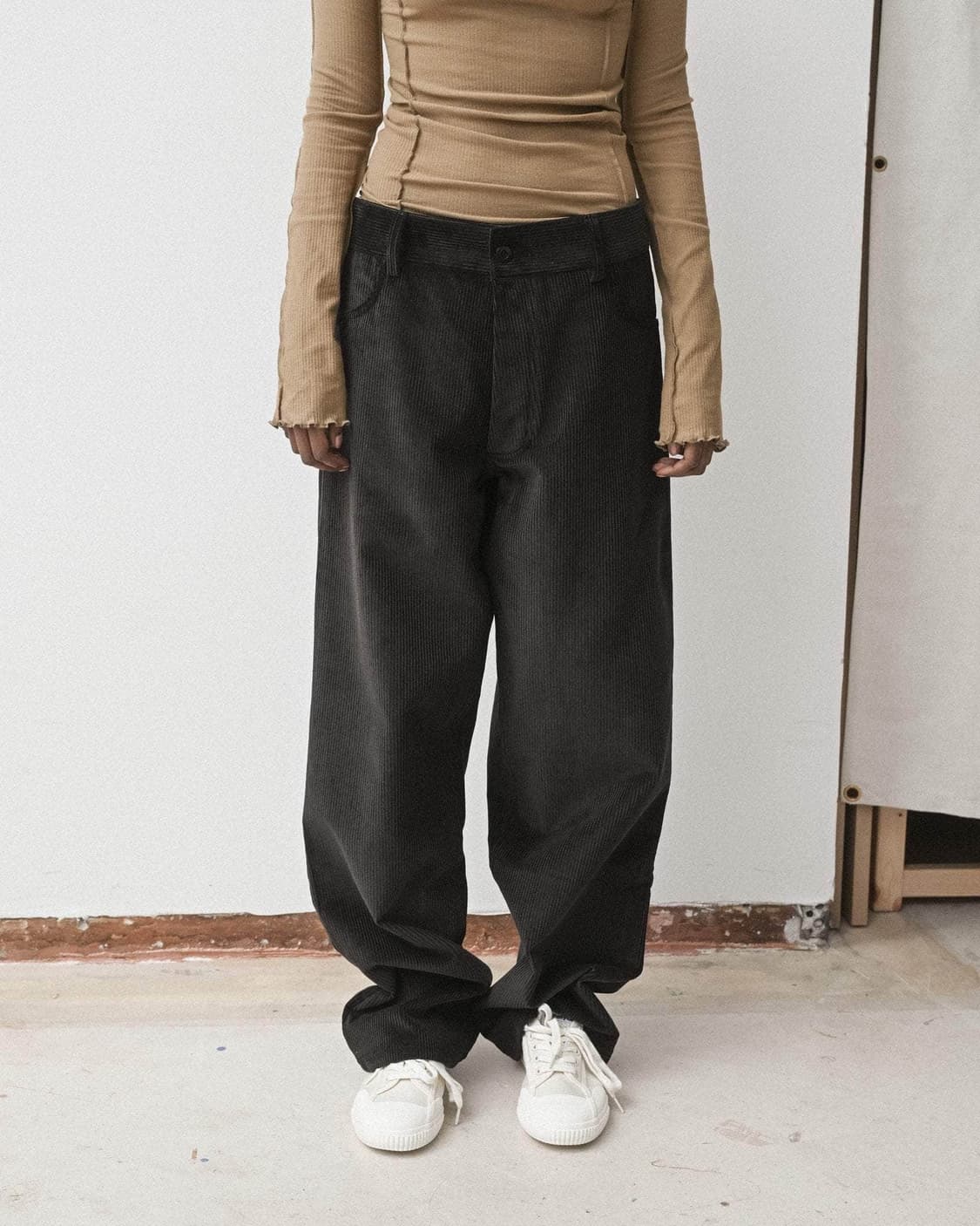 (새상품) BASERANGE 베이스레인지 Indre 코듀로이 팬츠 상품이미지1