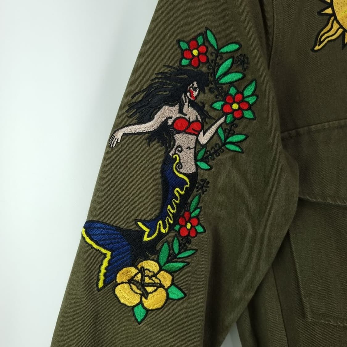 [쟈딕앤볼테르] 멀티 그래픽 자수 밀리터리 자켓 카키 P01540 상품이미지7