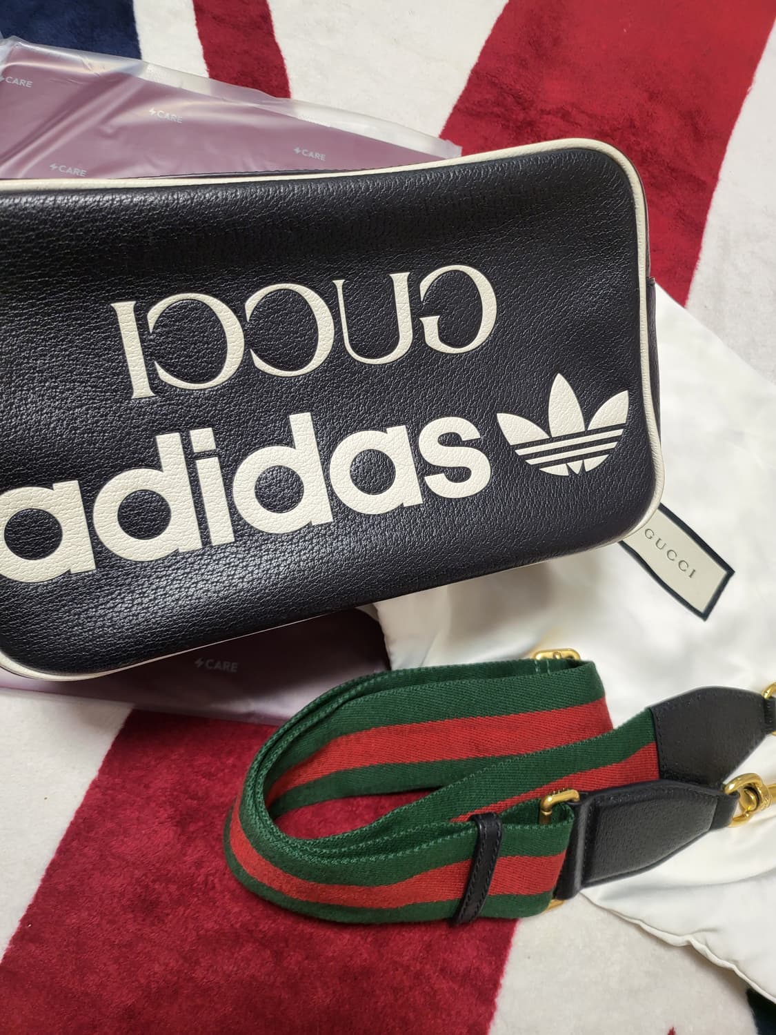 구찌 x 아디다스 메신저백 상품이미지2