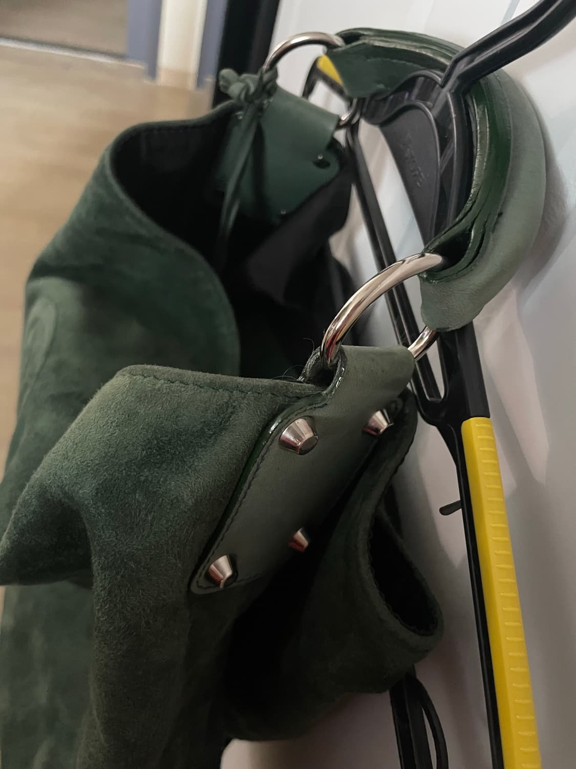 발렌시아가 스웨이드 백 상품이미지2