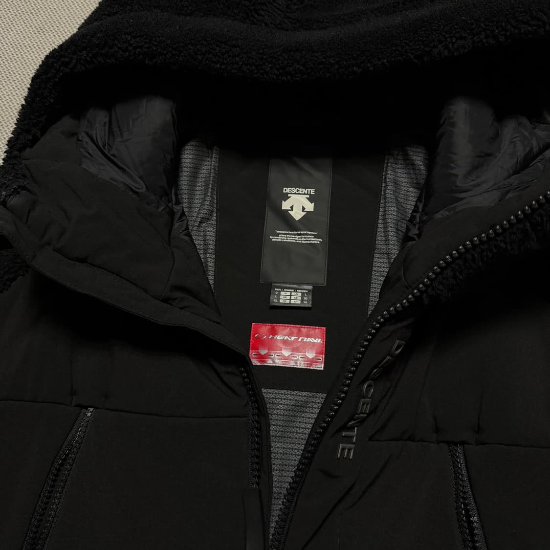 데상트 플리스 후디 패딩 자켓 상품이미지2