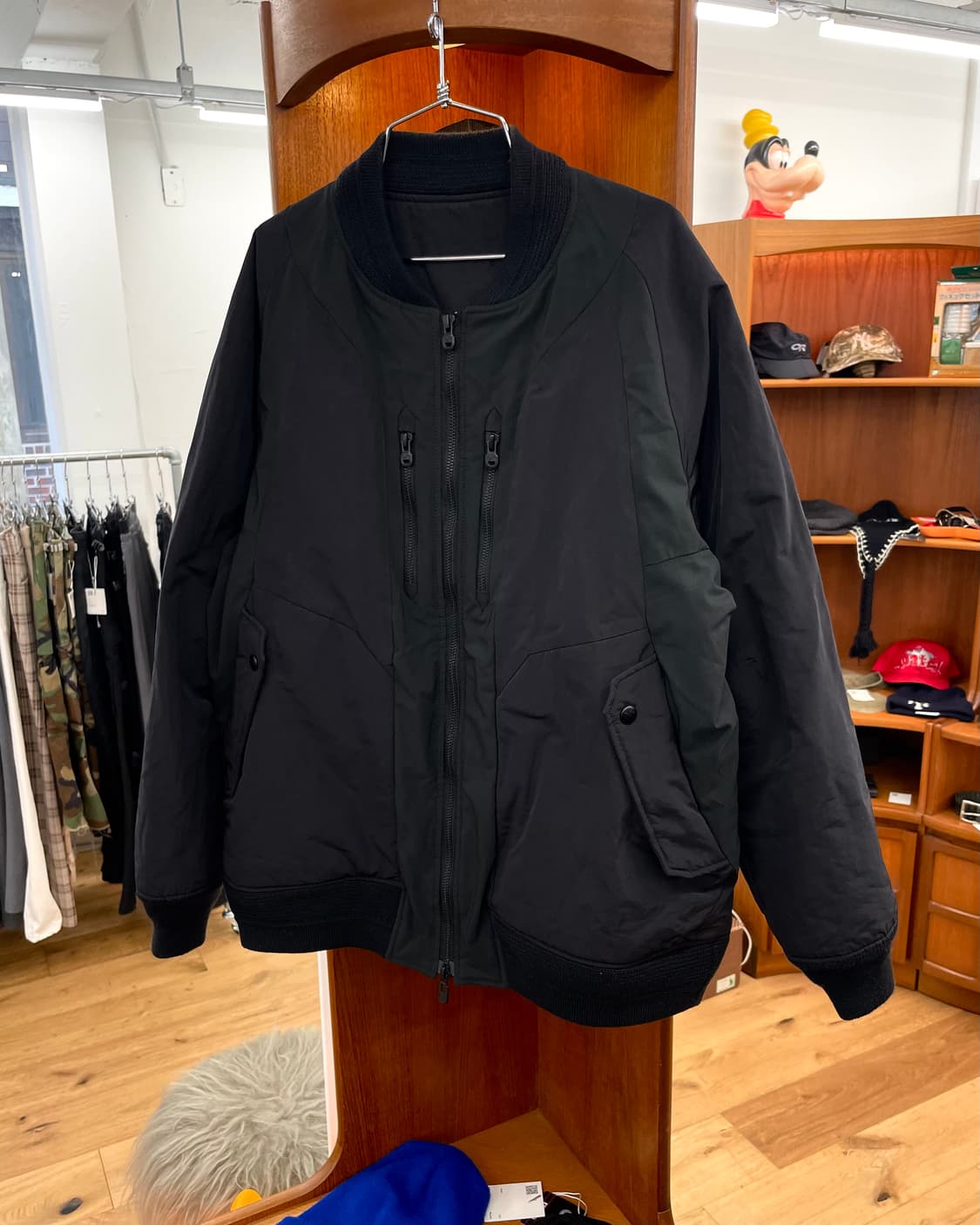 [1] 화이트마운티니어링 프리마로프트 봄버 자켓 상품이미지6