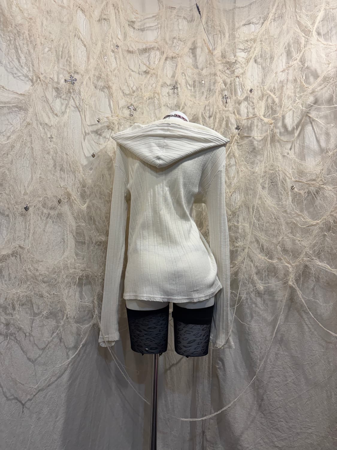 Grunge damage eyelet hood long sleeve 상품이미지5