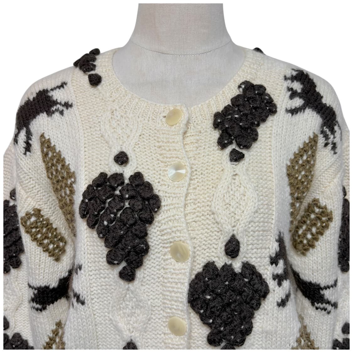 3670 핸드니트 울100 폼폼 니트가디건 상품이미지2