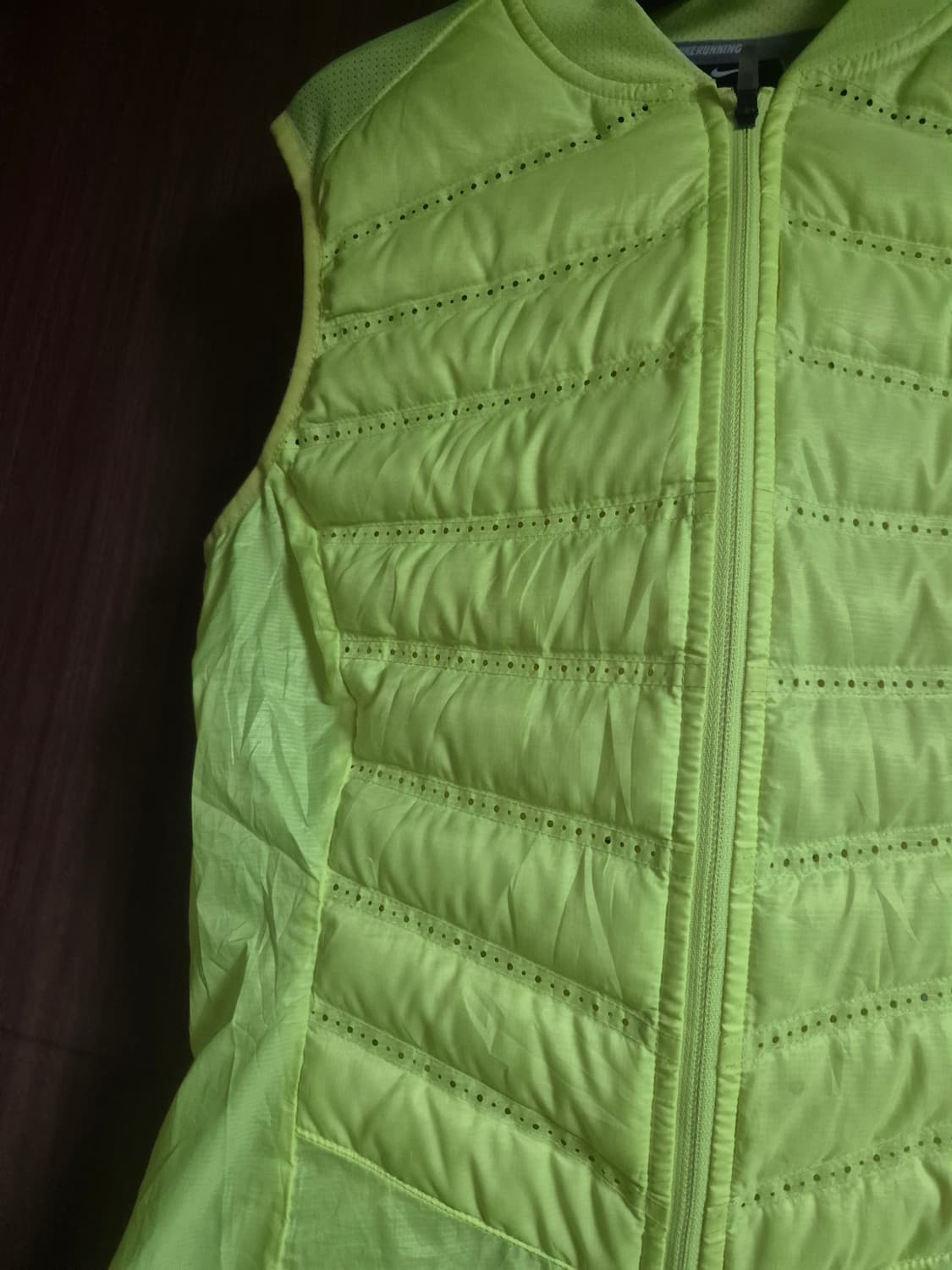 나이키에어로로프트800  여성패딩조끼m 상품이미지4