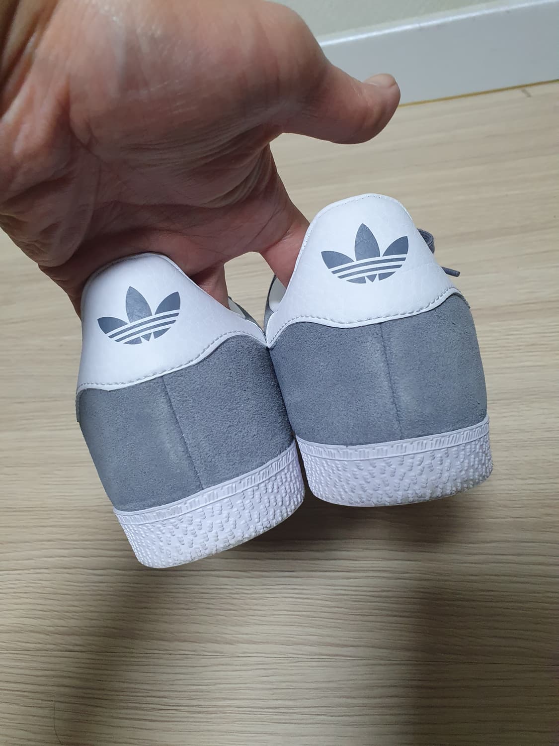 아디다스 가젤 스웨이드 그레이 스니커즈 250 상품이미지6