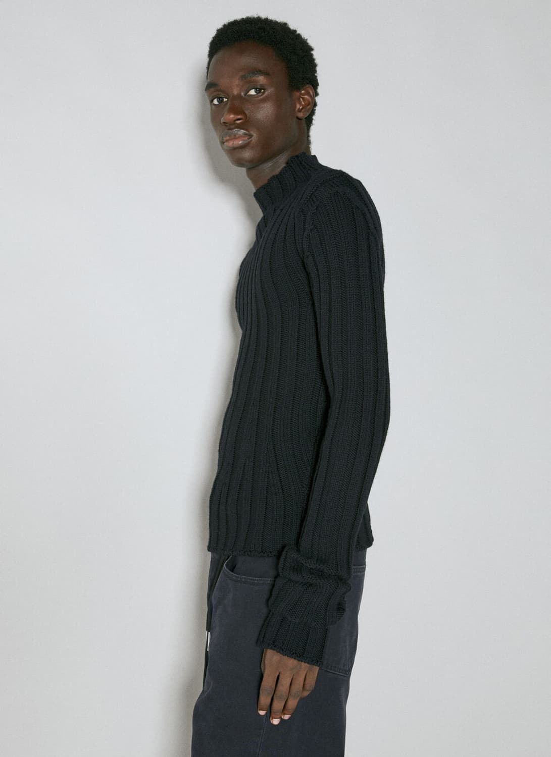 앤드뮐미스터 WARRE 크롭 립 다트 하이넥 스웨터 블랙 L사이즈 상품이미지2