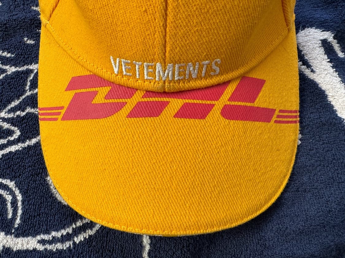 베트멍 DHL 볼캡  VETEMENTS 모자   상품이미지9