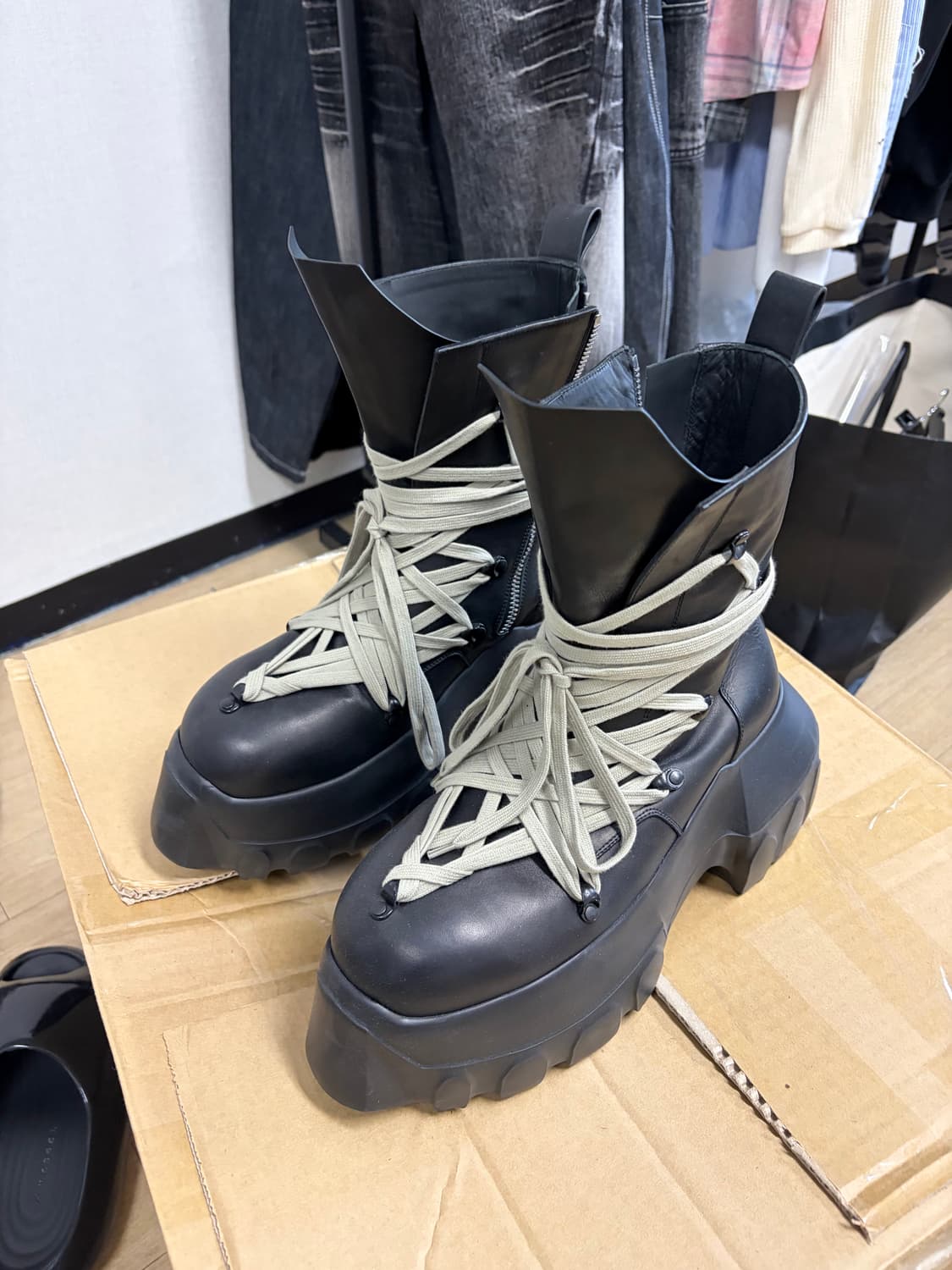 릭오웬스 할리우드 메가트랙터 메가레이스 44 상품이미지1