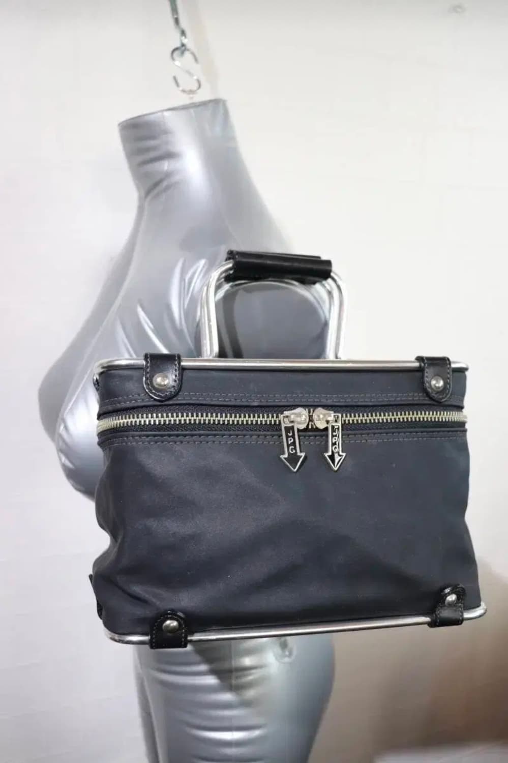 장폴고티에 파이프 프레임 핸드백 상품이미지8