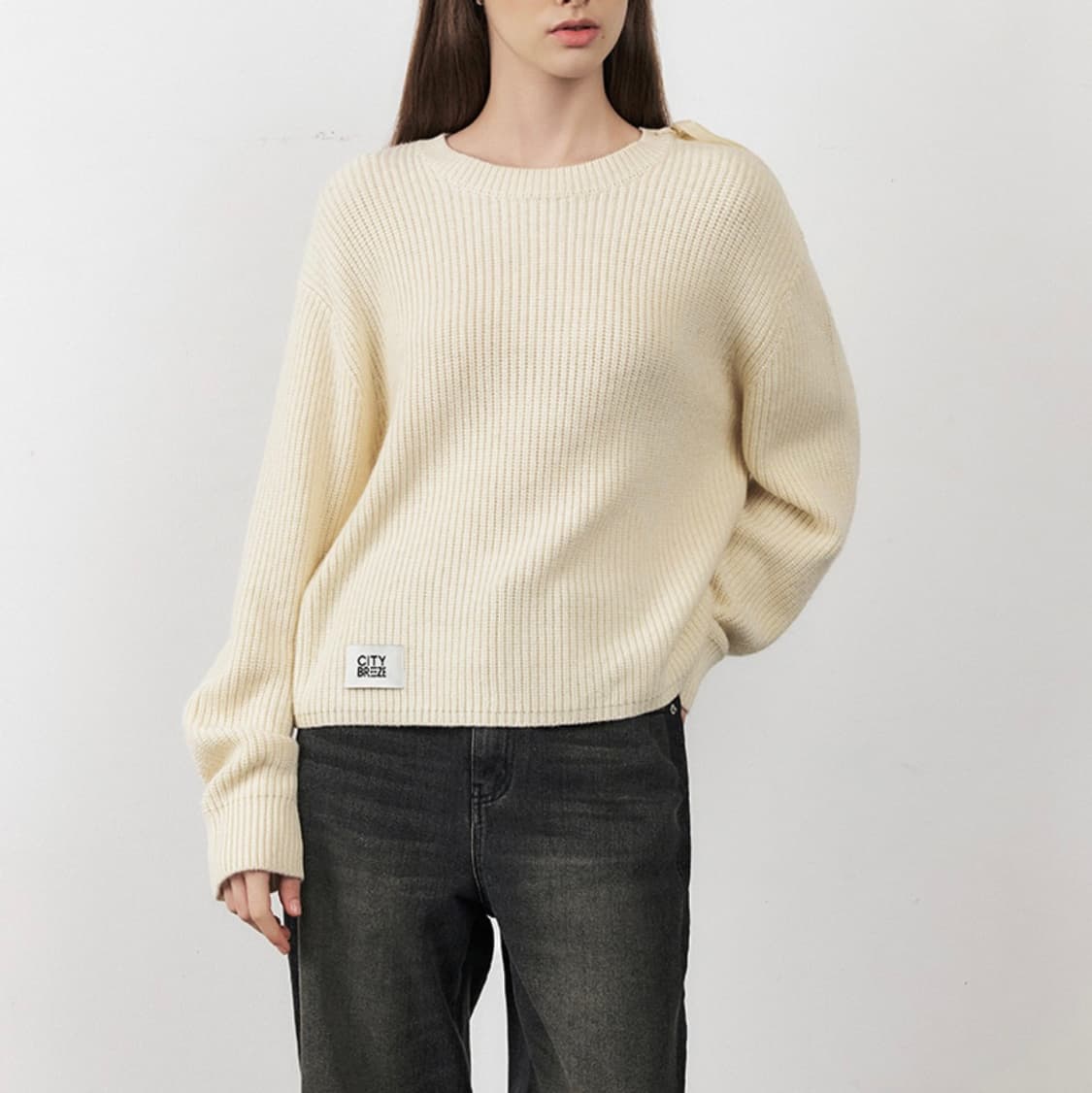 [새상품] 시티브리즈 캐시미어 숄더 레이스업 니트 아이보리 상품이미지4