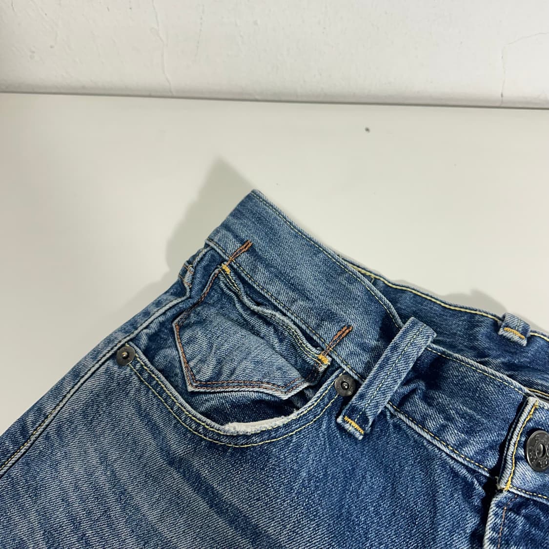 L 리바이스601 스트레이트핏 워시드 데님팬츠 상품이미지6