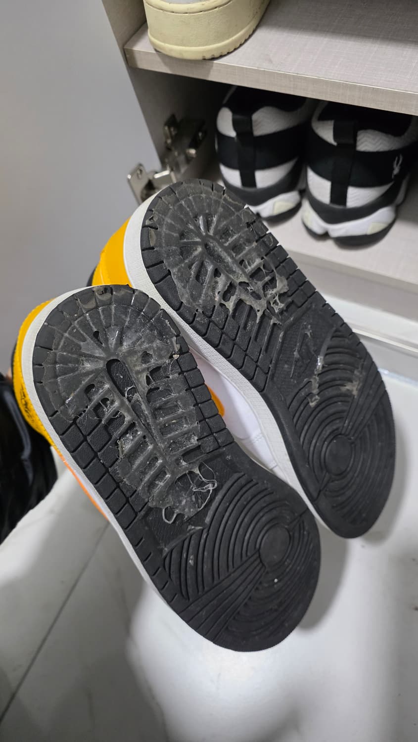 에어 조던 1 미드 '유니버시티 골드 상품이미지4