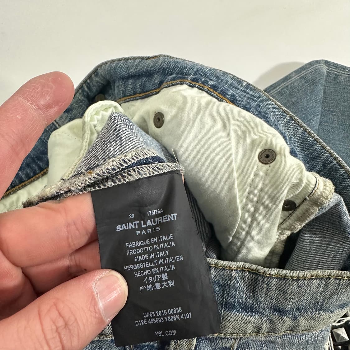 29 S 생로랑 17ss 슬림 스터드 레더패치 데님팬츠 상품이미지6