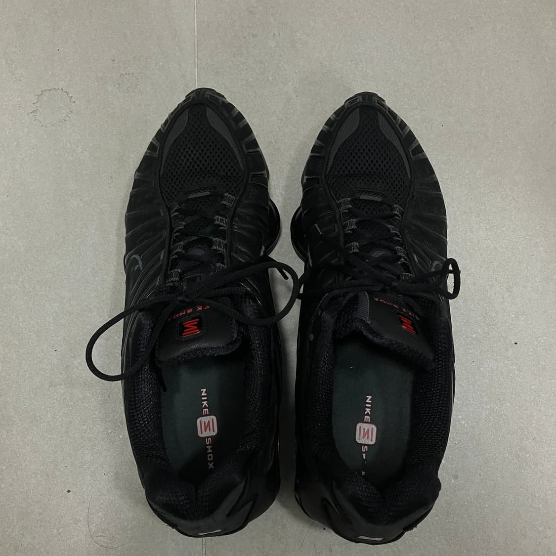 [W285] 나이키 샥스 트리플 블랙 상품이미지2