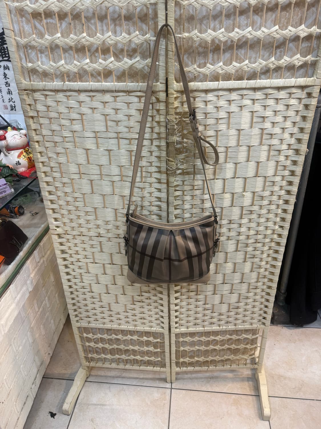 정품 버버리 스모크체크 크로스백 팝니다 상품이미지1