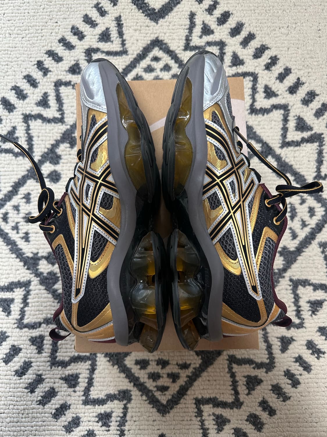 아식스 젤 퀄텀 키네틱 카본 퓨어 골드 상품이미지4