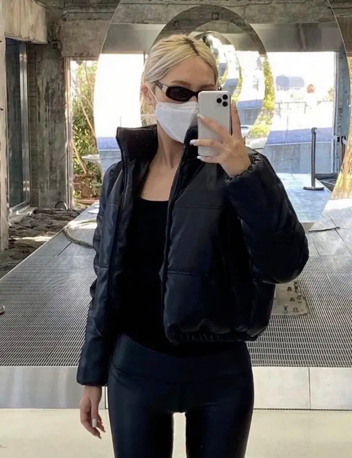 오도어 레더패딩 블랙 상품이미지1