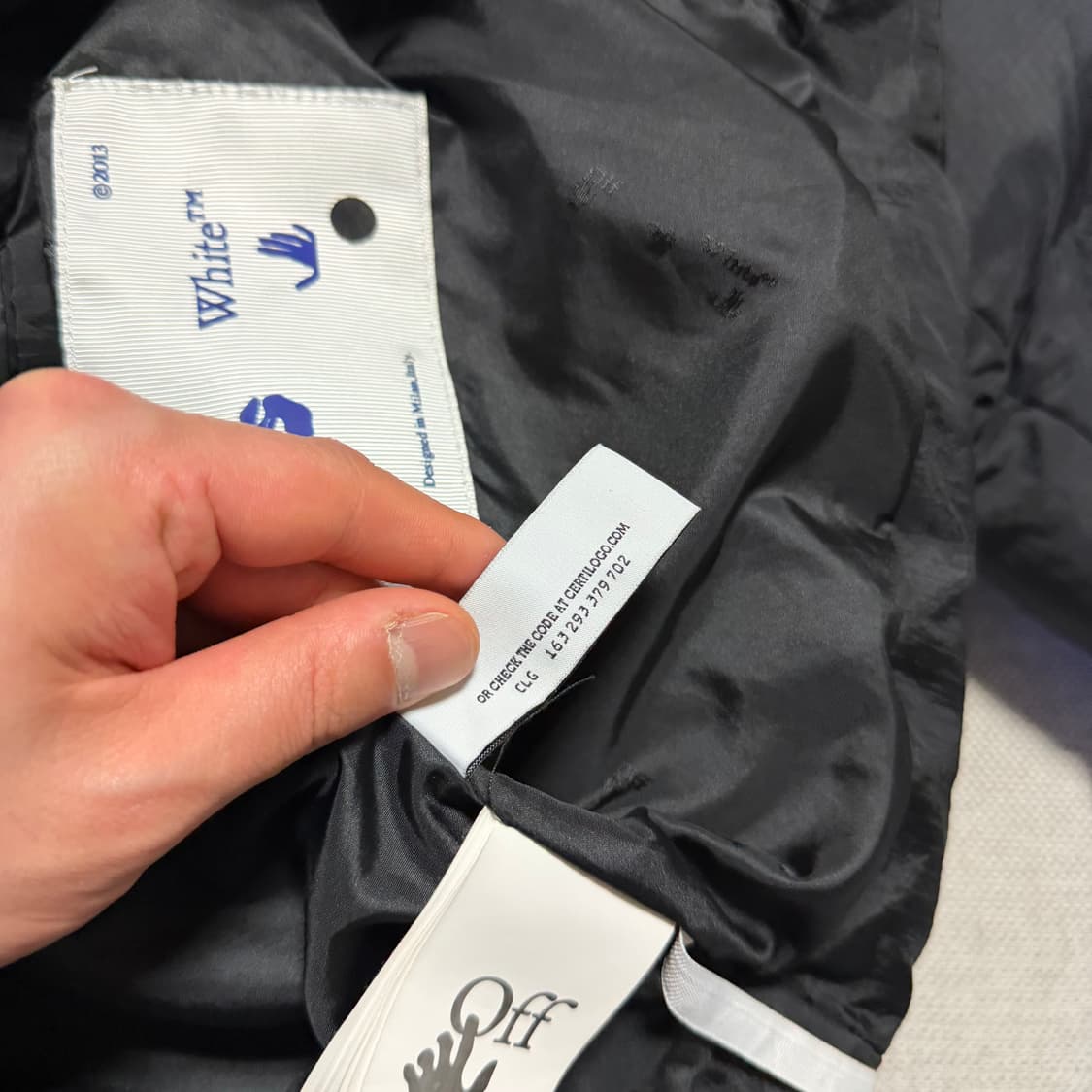 오프화이트 벨티드 세미오버 패딩 점퍼 상품이미지9