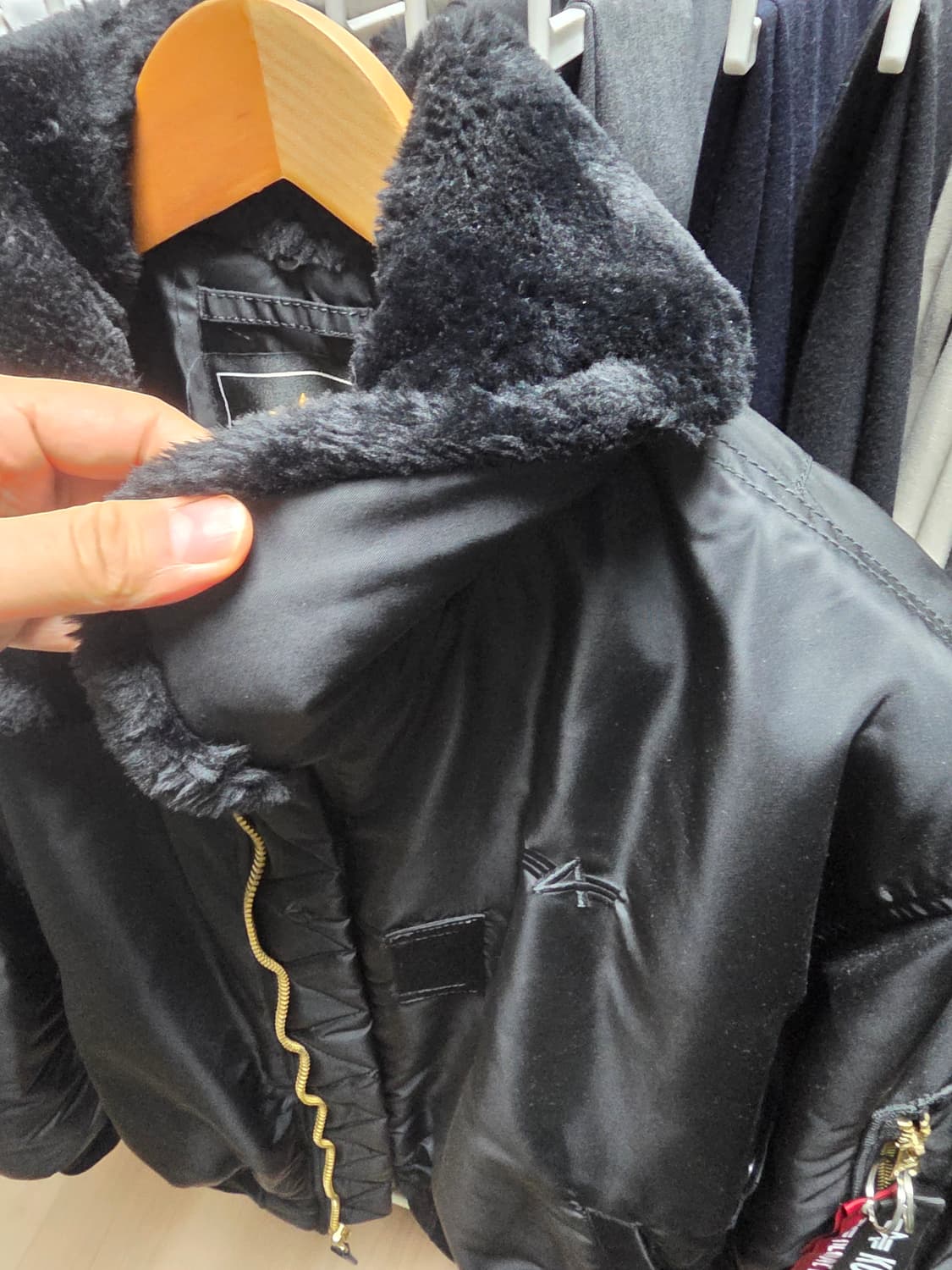 새상품 알파인더스트리 ma-1 항공점퍼 라지 사이즈 판매 상품이미지5