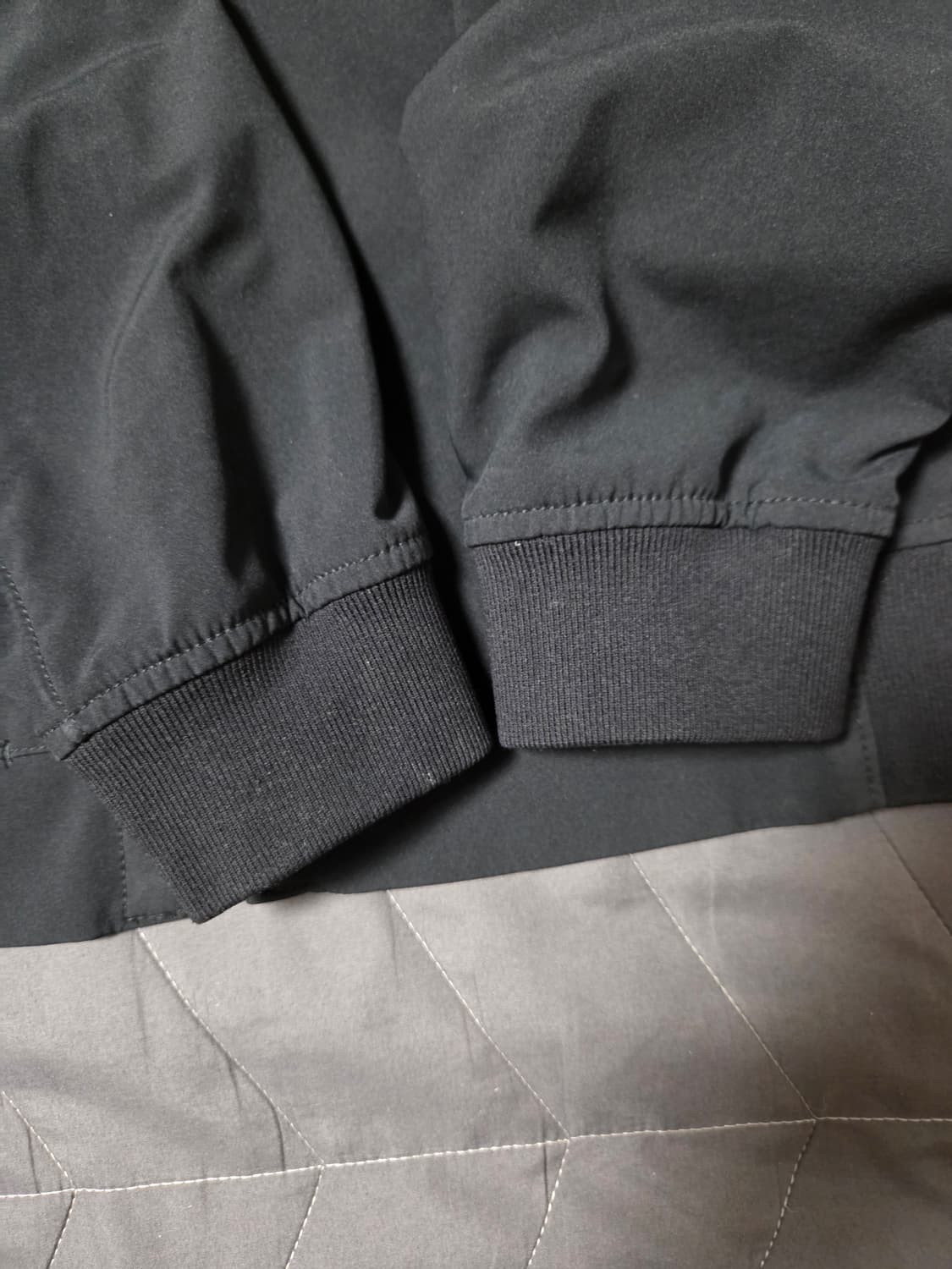 [정품] 스톤아일랜드 라이트 소프트쉘 바람막이 후드 자켓 S 상품이미지3