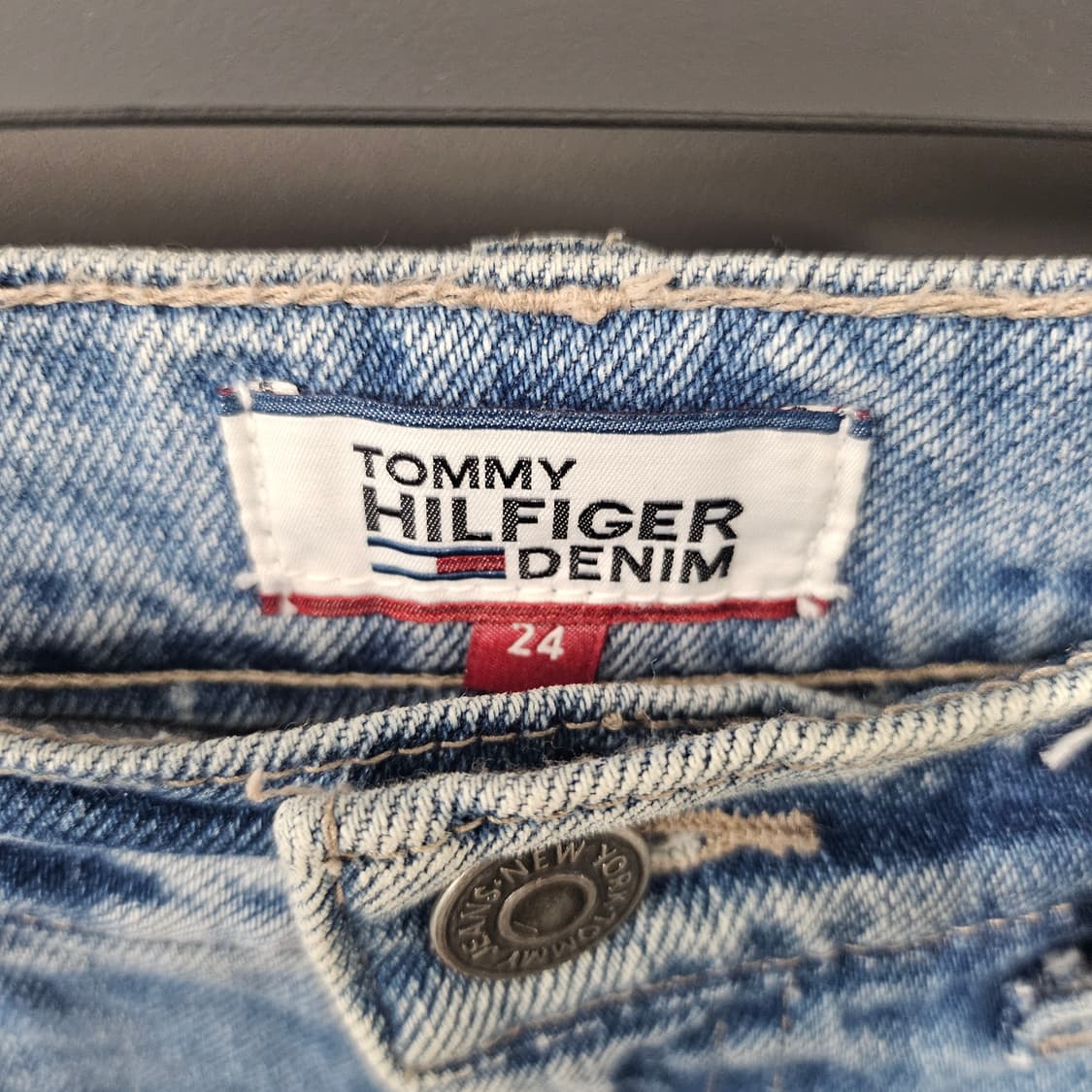 타미힐피거 여성 디스트로이 데님 쇼츠 상품이미지3