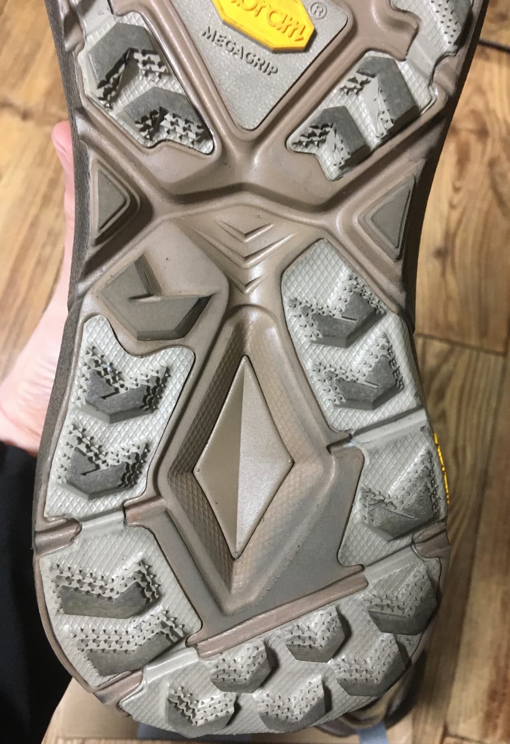 호카 새티스파이 마파테스피드4 라이트 러버 판매합니다 상품이미지7