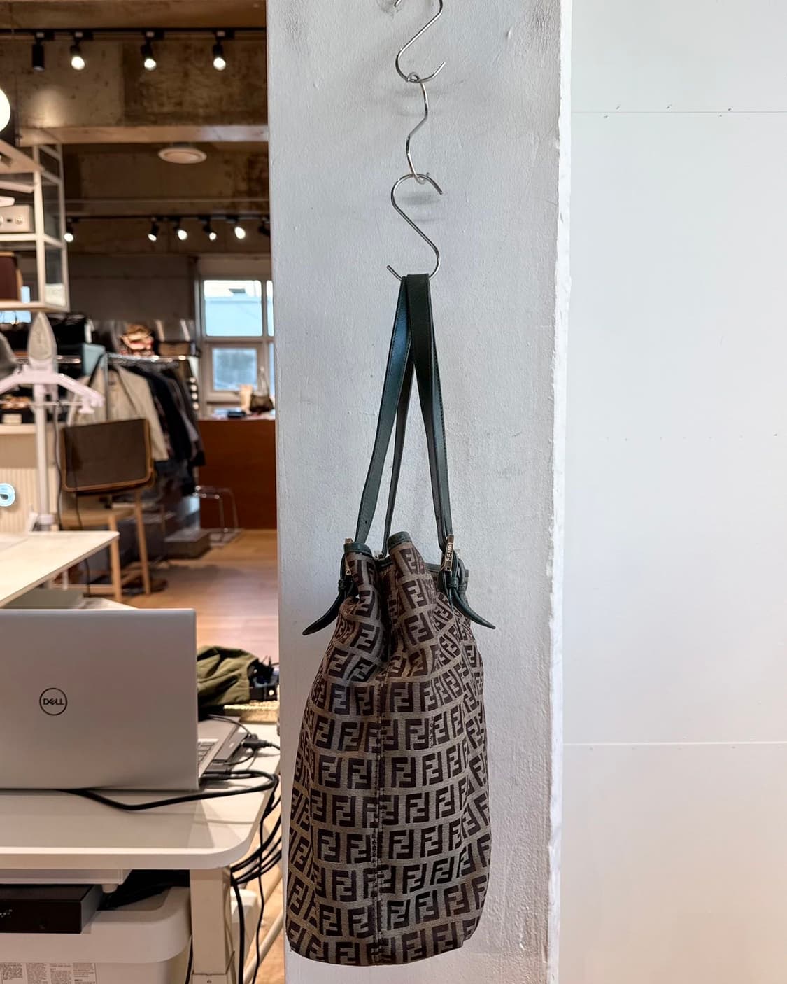 펜디 브라운 그린 주카 토트백  상품이미지7