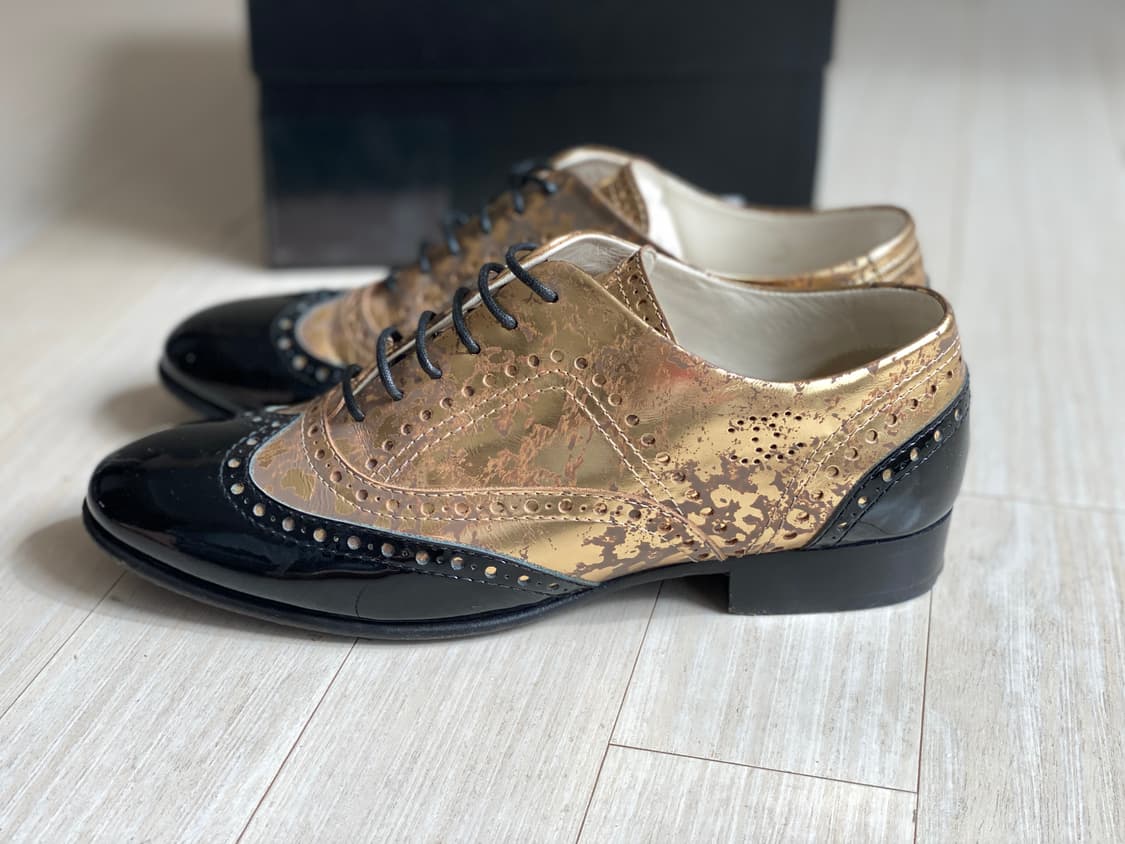 샤넬  골드&블랙 페이던트 옥스포드 슈즈. 37.5size 상품이미지4