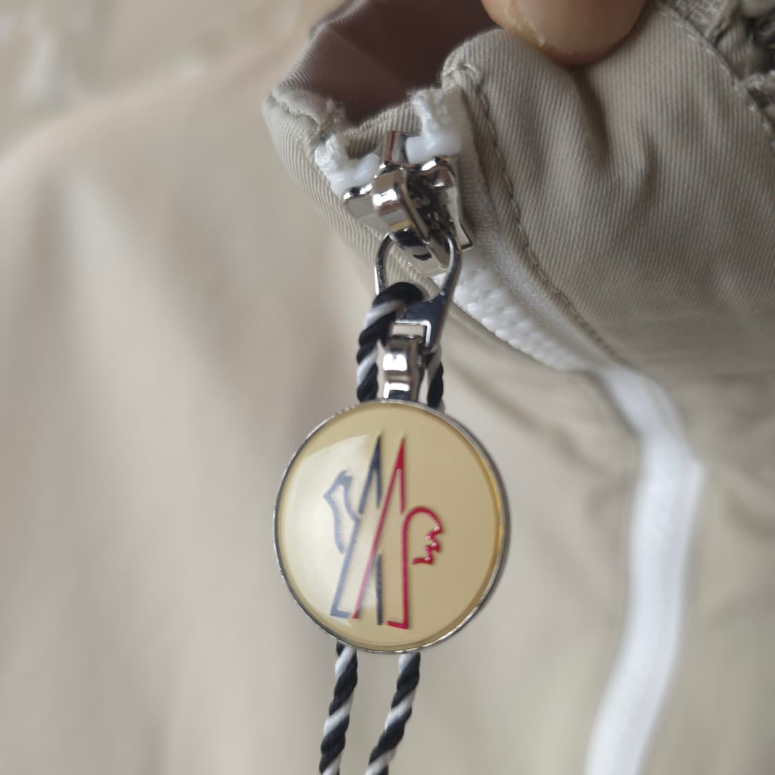 [중고/정품] 몽클레어 호시 바람막이 자켓 상품이미지5