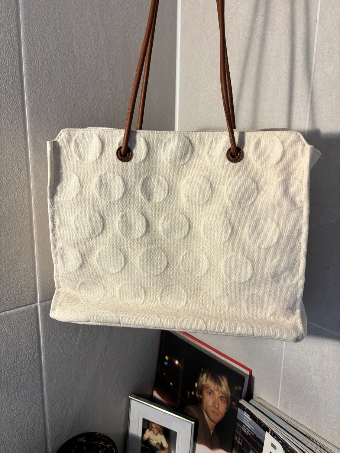 Y'saccs 엠보싱 도트 캔버스 토트백 상품이미지4