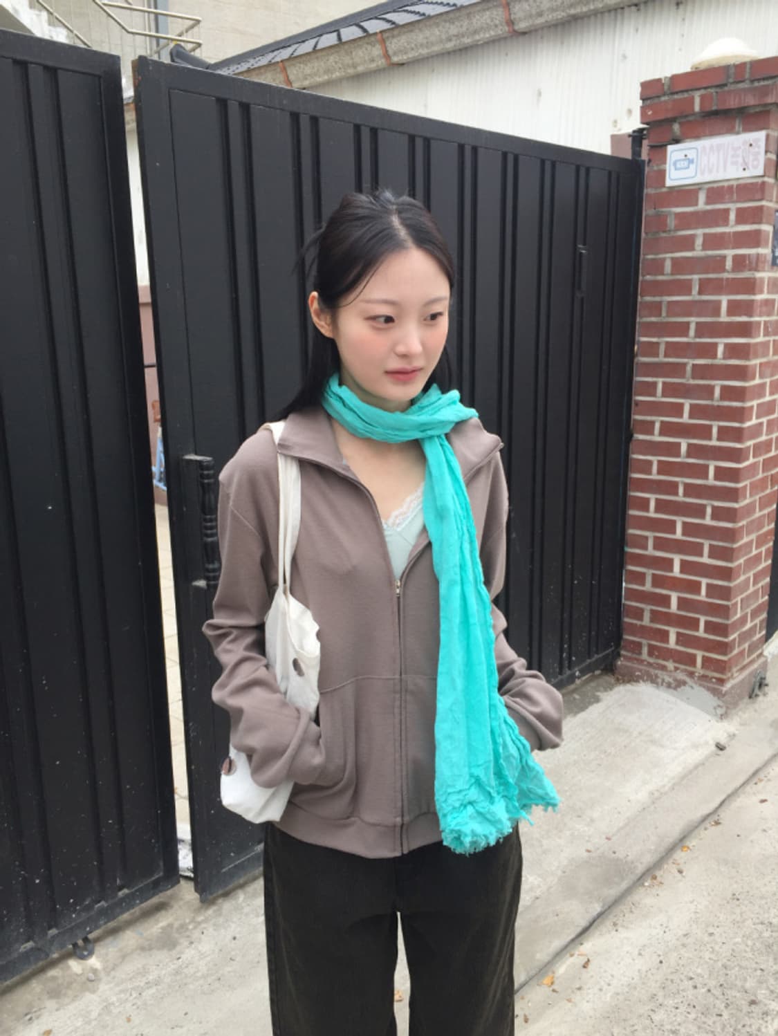 하우유 메이미 컬러 주름 롱 스카프 상품이미지2