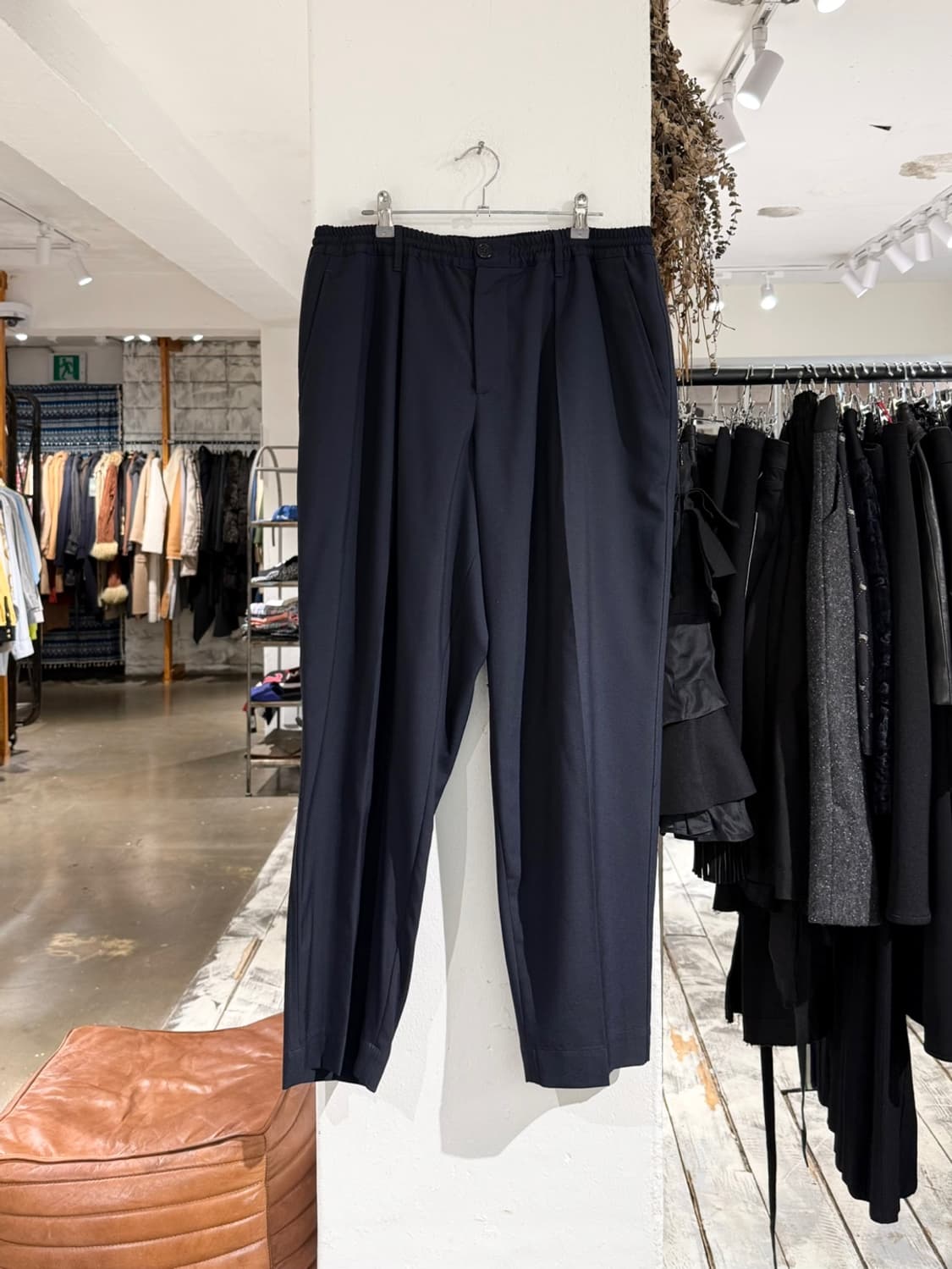 마르니 22ss 네이비 라나버진울 밴딩 슬랙스 팬츠  상품이미지1