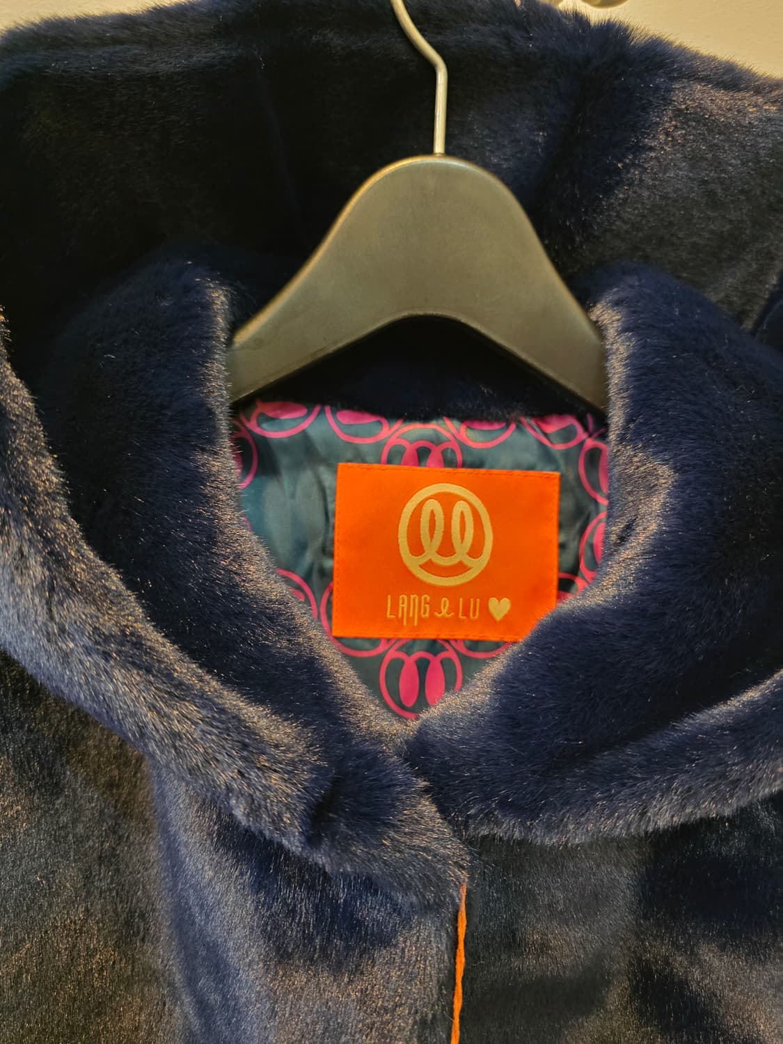 랭앤루 네이비 앤 핑크 에코퍼 코트 상품이미지1