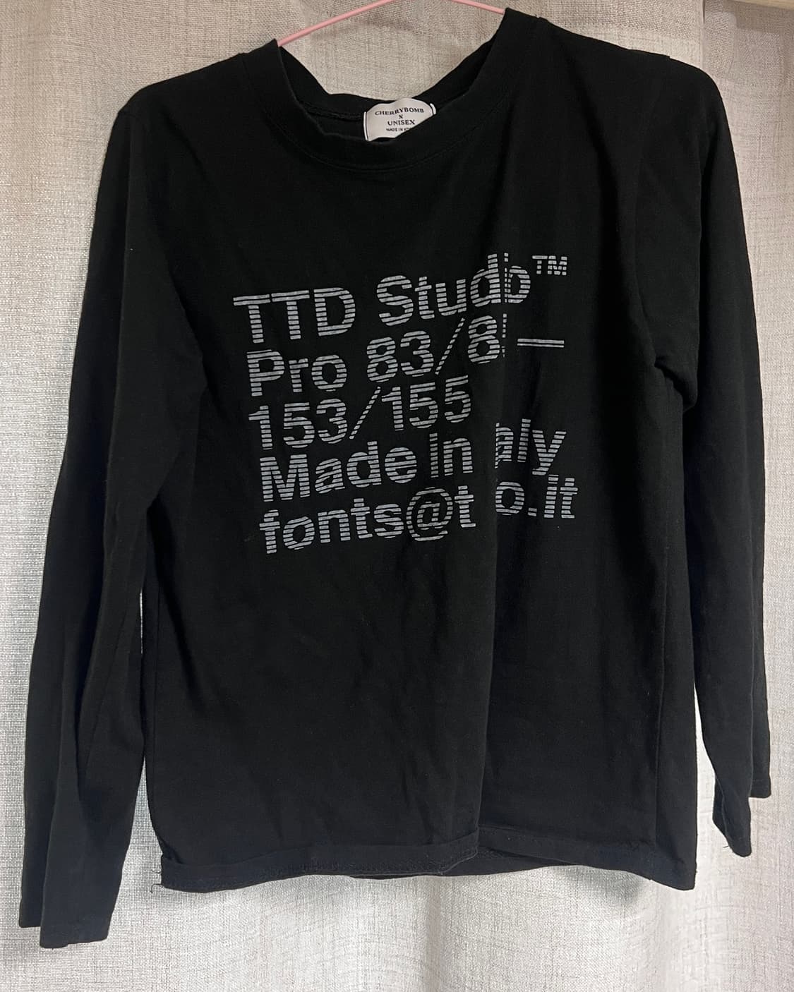 검정 영어레터링 긴팔티 상품이미지1